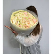 Букет нежно-желтых роз