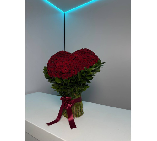 Больше, чем любовь, 151 роза в сердце