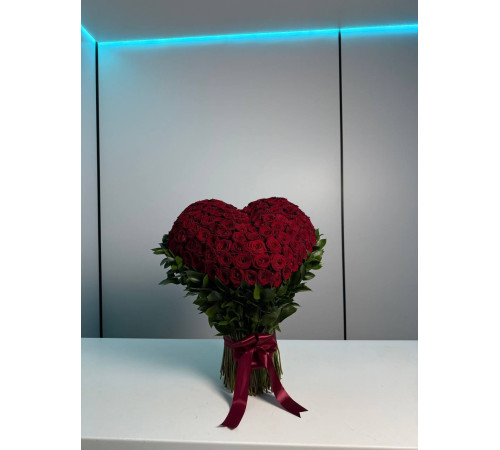 Больше, чем любовь, 151 роза в сердце