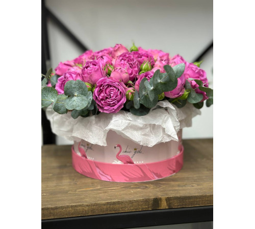 Мисти Баблс — коробка с розами и эвкалиптом