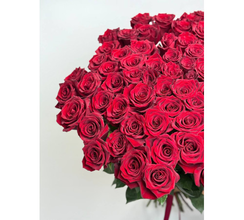 75 красных роз Explorer
